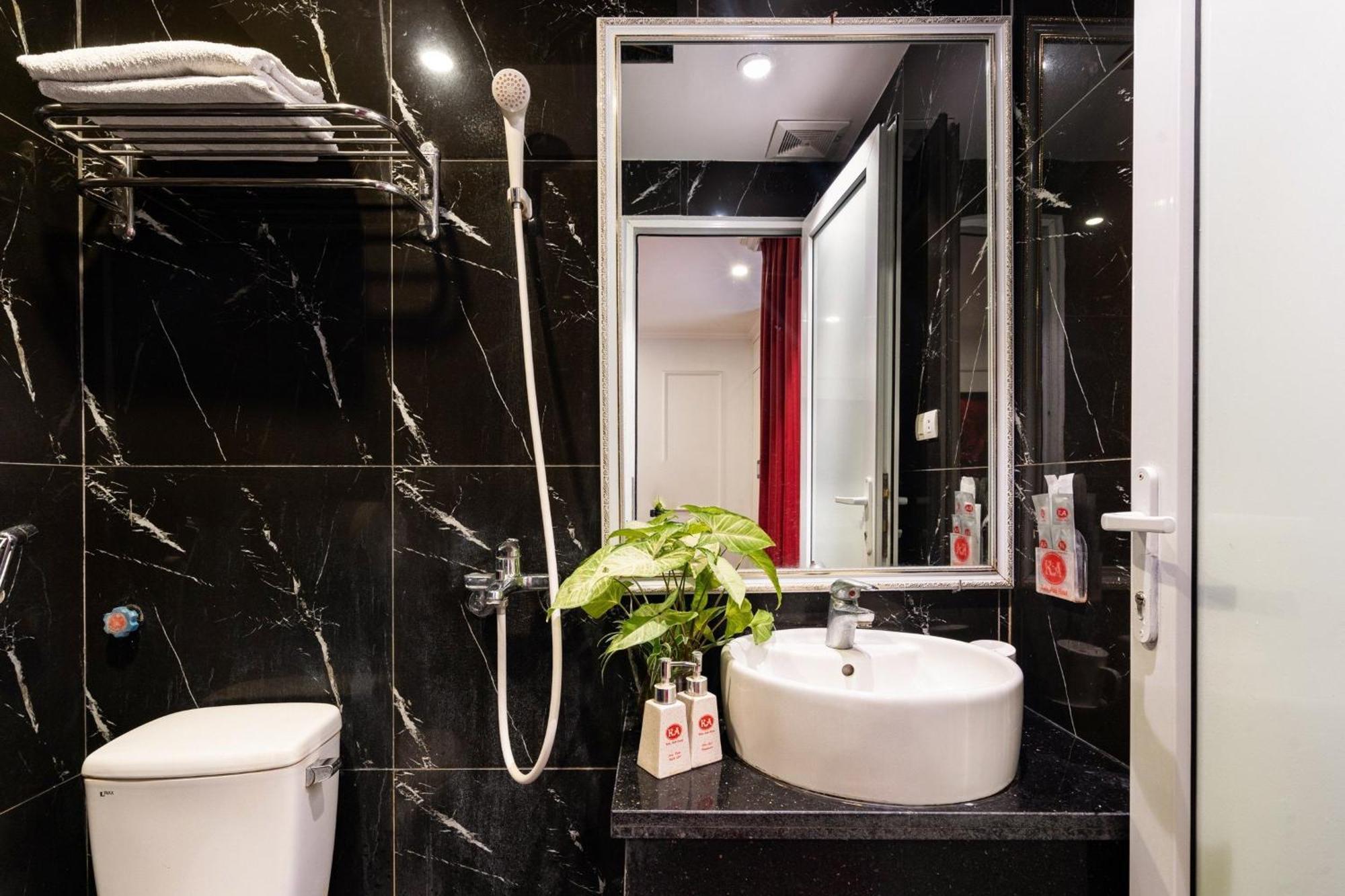Kieu Anh Hotel - 81 Trung Kinh - By Bay Luxury Hà Nội Ngoại thất bức ảnh